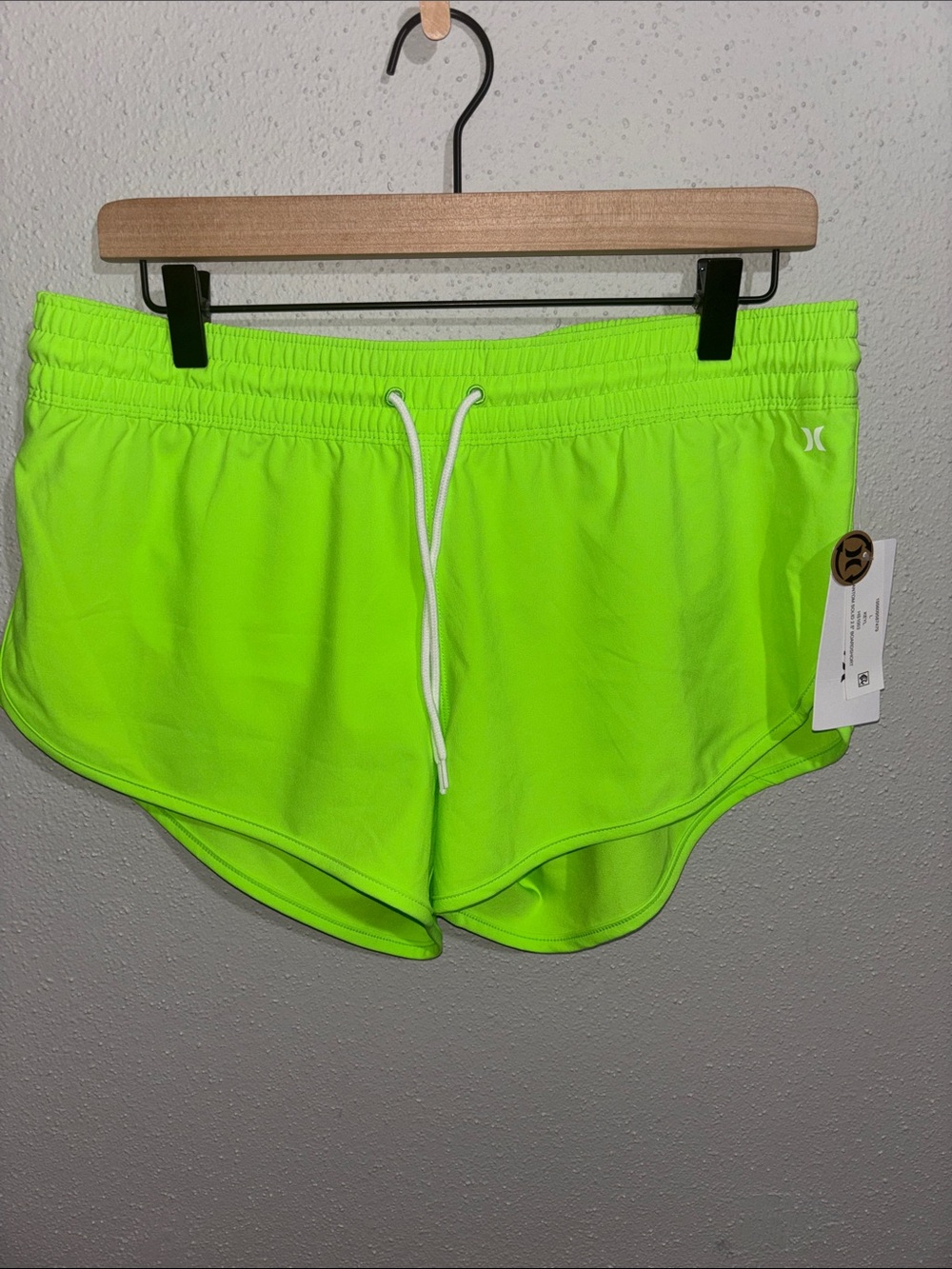 Hurley - Women’s Phantom Stretch 2.5" Inseam Swim Board Shorts (Large)